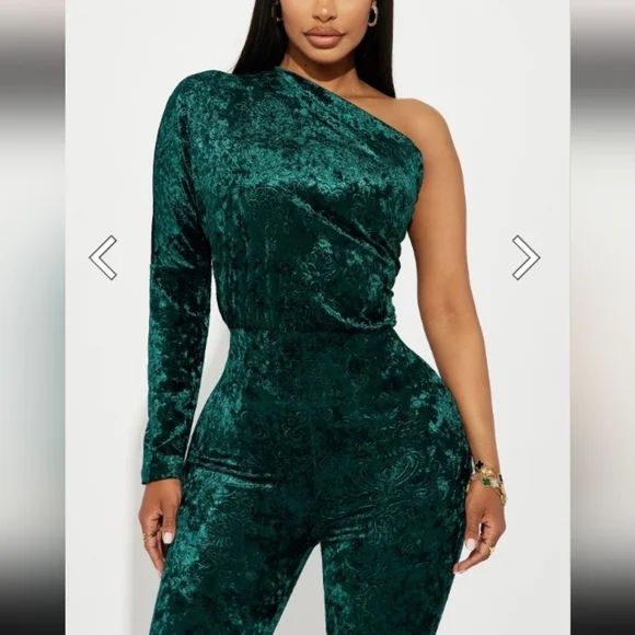 Fashion Nova Velvet Jumpsuit in Hunter - Picture 2 of 16